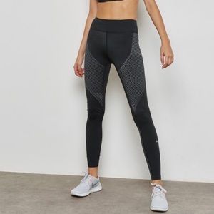 Nike Zonal Strength Leggings